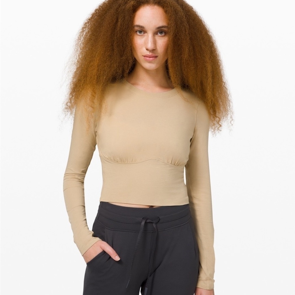 Lululemon LA Contour Slim Fit Long Sleeve Top, Trench, Size 8